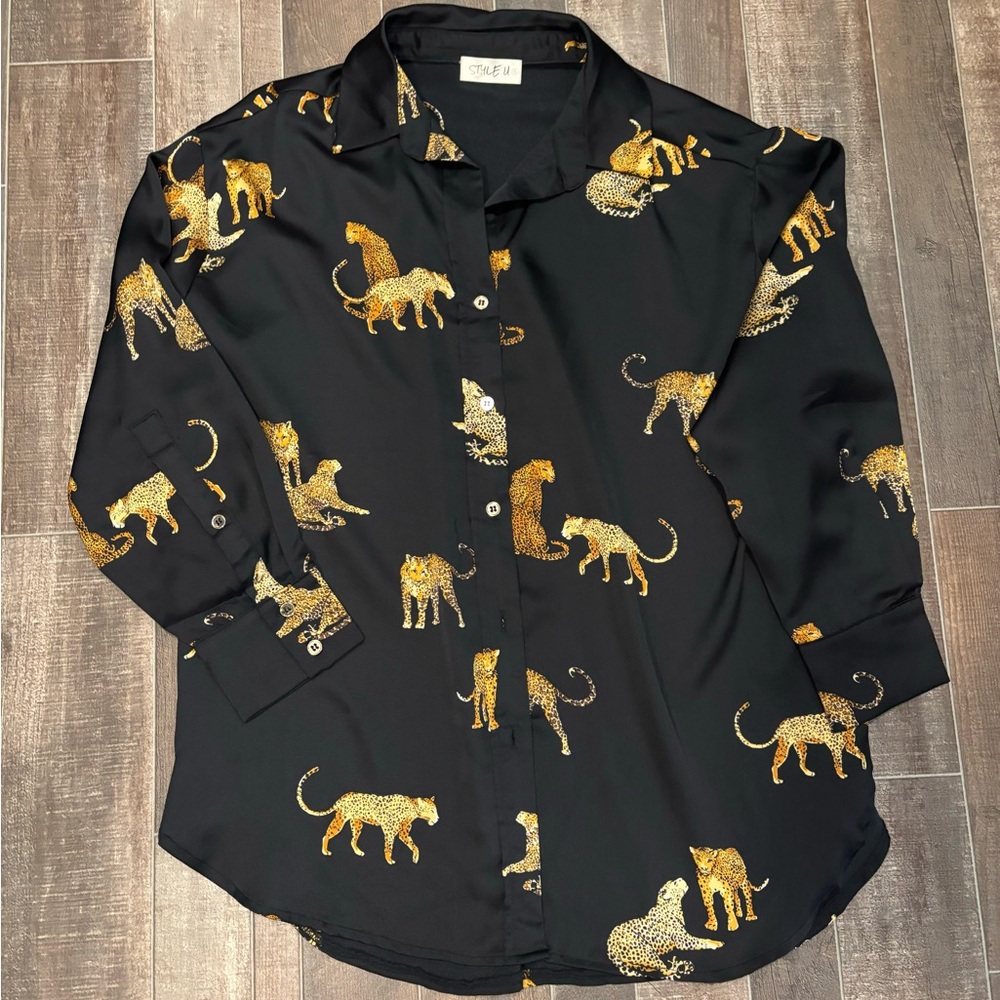 NWOT Style U Black satin shirt with leopard pattern